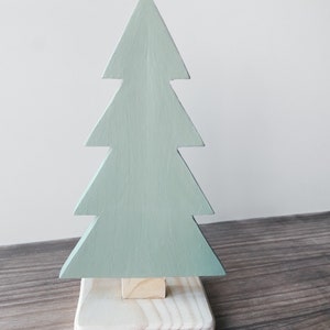 Scandinavian style wooden tree, perfect for children's rooms and nordic style living rooms. Great for Christmas image 4