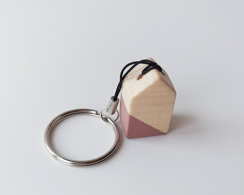 Scandinavian design keyring with tiny wooden house, Nordic style wood house women key chain, Minimalist stocking filler or wedding favors image 3