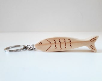 Scandinavian design wooden fish key chain, Engraving Nordic style fishery keyring, Coastal fathers day gift, Minimalist fishing grandad gift