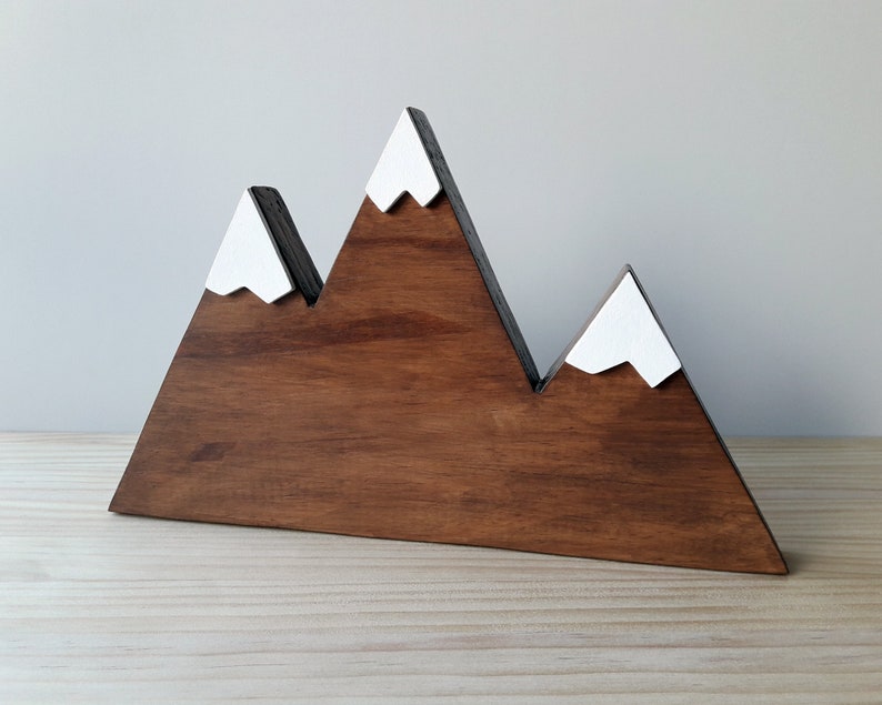 Houten berg met sneeuw, minimalistische Scandinavische stijldecoratie, Scandinavische, rustieke en natuurlijke decoratie afbeelding 6