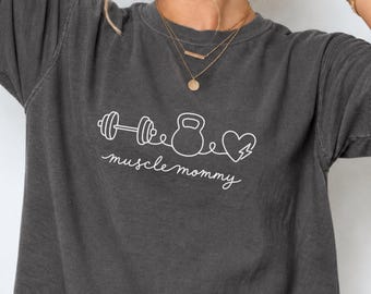Muscle Mommy Shirt, Cute Weightlifting Graphic Tee, Gym Girl Workout Shirt for Women
