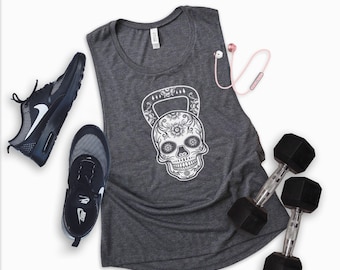 Camiseta de tirantes con calavera de azúcar para mujer, divertida camiseta de gimnasio, camiseta de levantamiento de pesas con pesas rusas, camiseta de Halloween, camiseta del Día de los Muertos