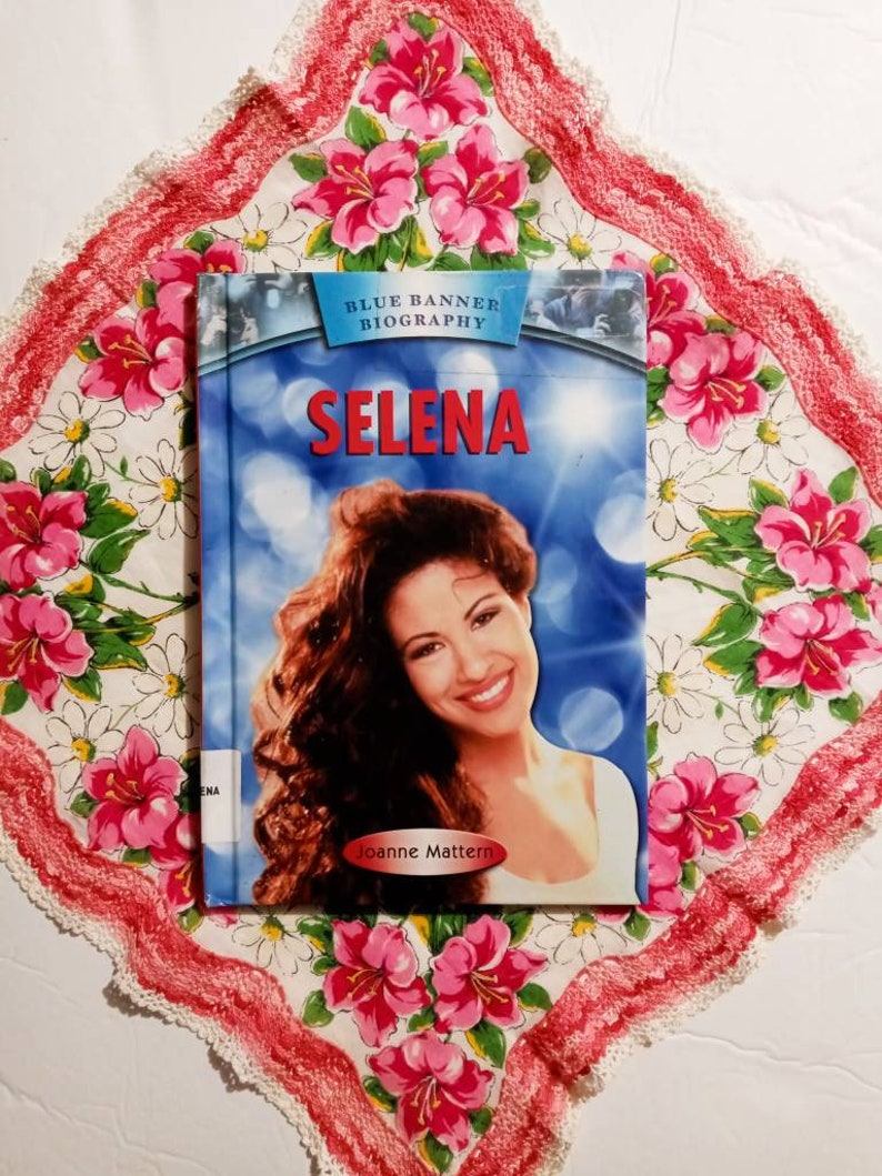 Selena book Blue Banner Biography Selena Quintanilla Book vintag Selena book Blue Banner Biography Selena Quintanilla Book vintag