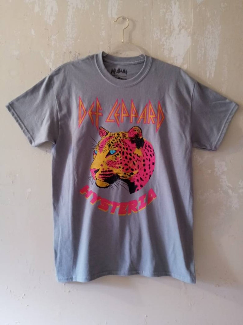 Def Leppard shirt Women/'s Medium Leopard Print Shirt New @SelenaBoutique