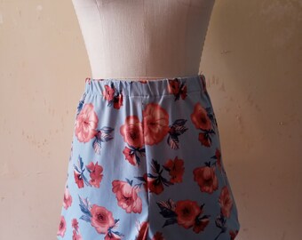 Women's Floral shorts M(10-12) Floral Print Shorts NEW@SelenaBoutique!