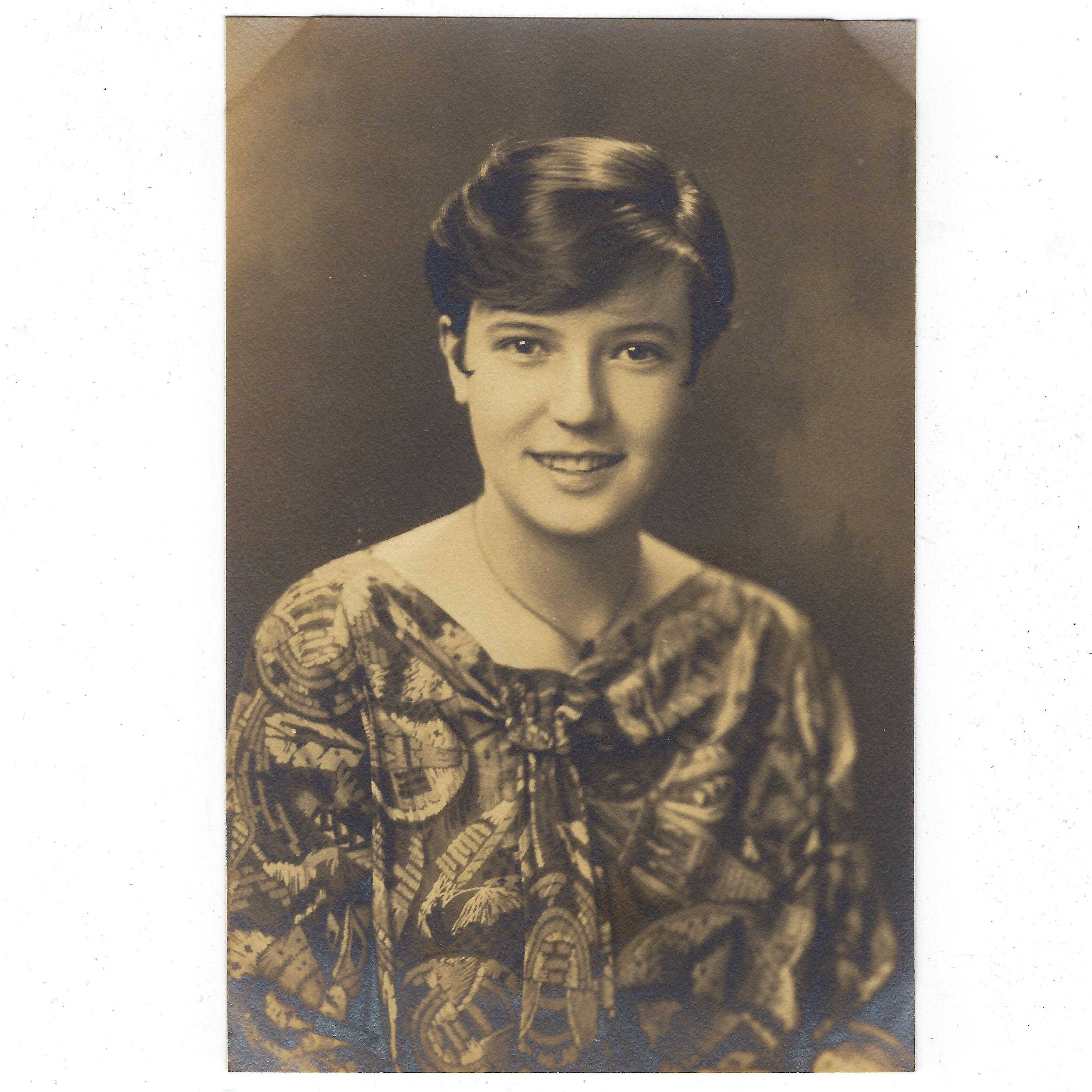 Vintage Portrait Photograph: Young Woman With Short Hair - Etsy