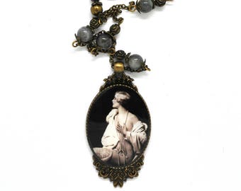 Jewelry theme romance, Labradorite gemstones