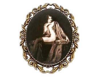 Brooch vintage Romance