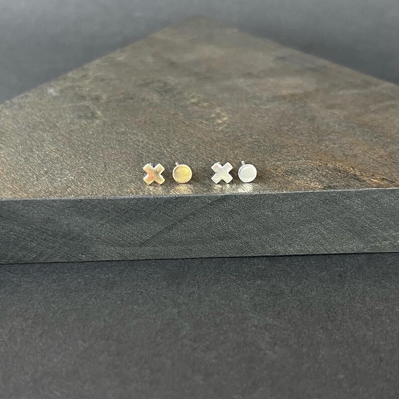 xo studs image 1