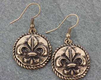 Fleur De Lis Earrings - Gold