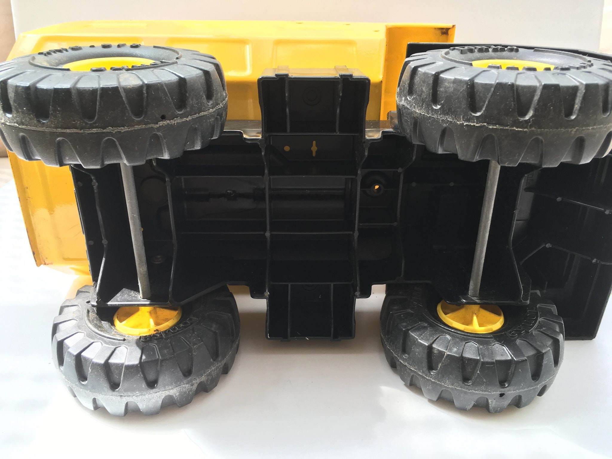 Vintage 1990's Tonka Dump Truck