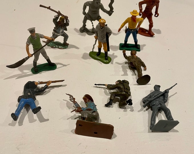 Vintage Miscellaneous Military and Other Figures (plastic) (D5)
