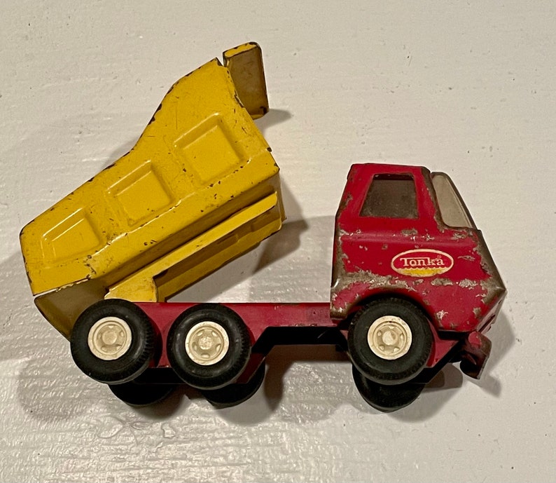 Vintage Tonka Mini Red and Yellow Dump Truck C3 image 8