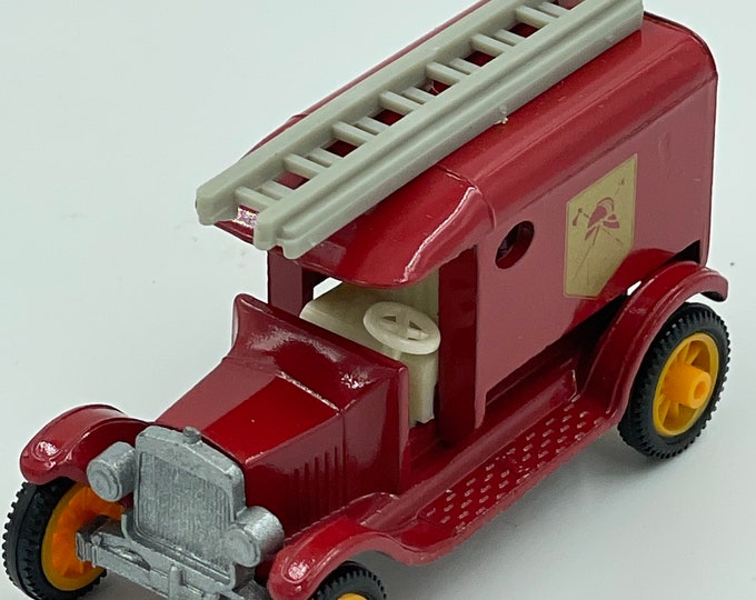 Free Shipping Vintage EFSI Model T Ford 1919 Red Fire Truck with ladder new old stock 1/63 (F2)