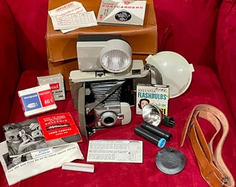 Vintage Polaroid Land Camera Model 80 with case and accessories (B4)