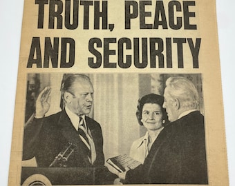 Vintage Daily News President Ford Pledges Newspaper August 10, 1974  (B1)