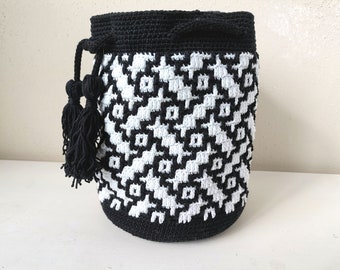 Patrón de bolso de crochet con mosaico: Bolso geométrico con cordón (patrón PDF)