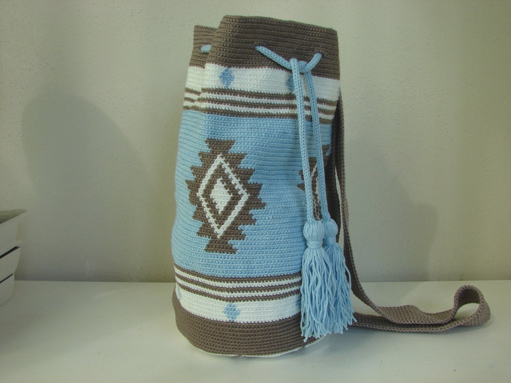 26 Messenger Bag Crochet Patterns for Stylish Crossbody Makes 5 Tapestry Crochet Mochila Bag Pattern: Messenger Bag
