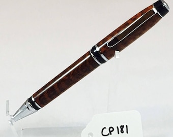 Bolígrafo giratorio estilo cigarro cromado hecho a mano, revestido en madera de serpiente CP181