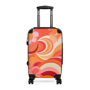 Levendige grafische koffer, stijlvolle reisbagage voor avonturiers, kleurrijke handbagage voor vakanties, gepersonaliseerd cadeau voor reizigers, trendy