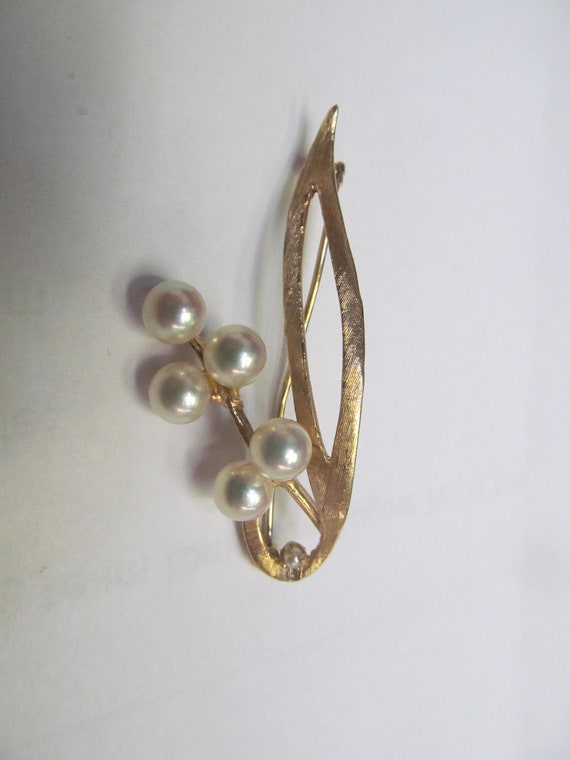 1940's Pearl Brooch