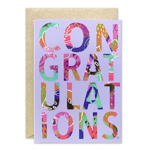 Coloridas felicitaciones tarjeta de felicitación en blanco