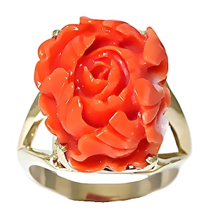 Ladies 14k yellow gold pink coral carving flower ring