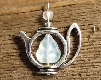 Pendentif théière perlée en argent