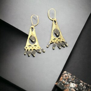 10 kt. Gold Chandelier Earrings with Black Glass Beads