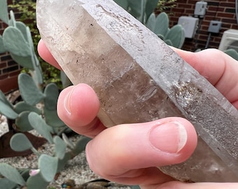 Punta de cristal de cuarzo ahumado de la biblioteca estelar: un don metafísico