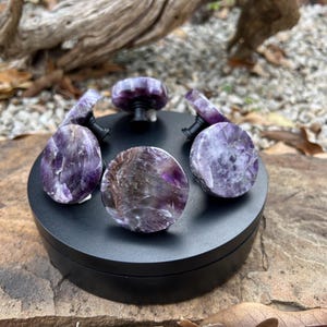 Pomelli XL Smoky Chevron Ametista: Gioielli per mobili in pietra naturale