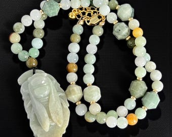 Collar con colgante de cigarra de jade natural: cuentas de jade con detalles chapados en oro