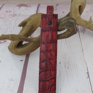 Bookmark/ Embossed Genuine Cowhide Leather Bookmark/ Gift for him/Mother&#39;s Day Gift/ Red Crocodile Embossed Leather/Black leather back/