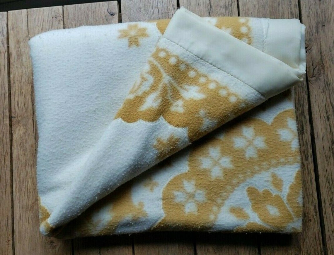 Vintage GOLD FLORAL ACRYLIC blanket...retro 70's Etsy