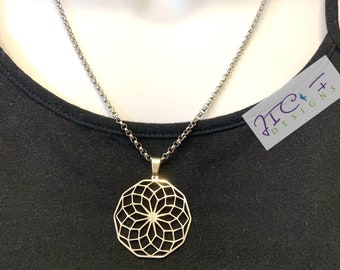 Collar de acero inoxidable con forma de decágono y toro: colgante de geometría sagrada