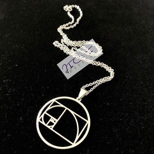 Collier nombre d'or : pendentif spirale de Fibonacci en acier inoxydable