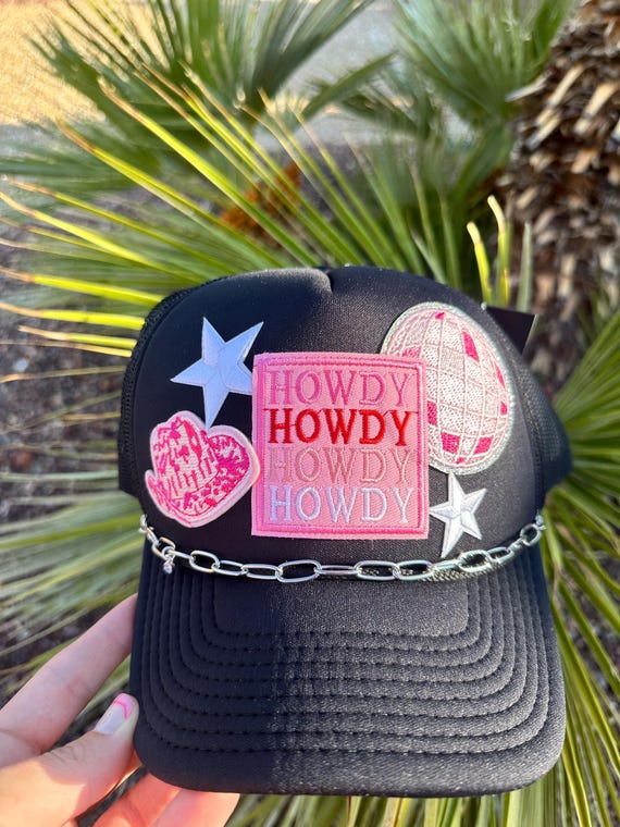 Women's Patch Trucker Nashville Outfit