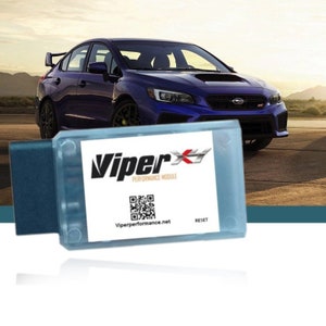 Può includere: Un modulo di prestazioni ViperX bianco con un bordo blu e un codice QR in bianco e nero. Il testo "ViperX Performance Module" e "Viperperformance.net" sono stampati sul modulo. Il modulo ha un pulsante "RESET".