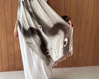 Beige shawl