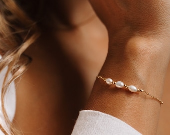 Gold + Pearl bracelet, Gold Plated Sterling and fresh water pearl bracelet, gifts for her, bridal jewelry, bridesmaids gift, June birthstone