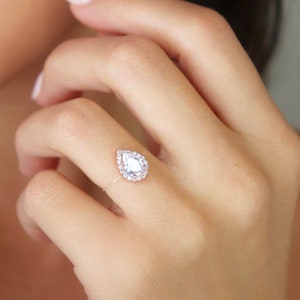 Floating ring jewelry 2025