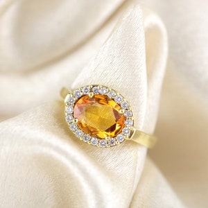 18kt Yellow Gold, Diamond + Yellow Sapphire ring |  Yellow gold gemstone ring |  Yellow Sapphire ring |  Colored sapphire ring