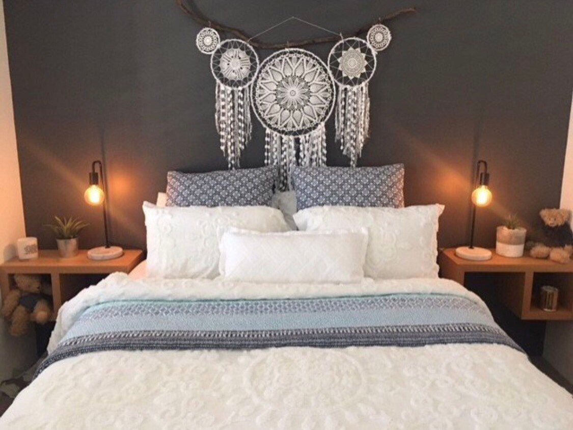 24 Crochet Dreamcatcher Patterns: 24 Beautiful Designs 23 White crochet bohemian Dreamcatcher wall hanging piece