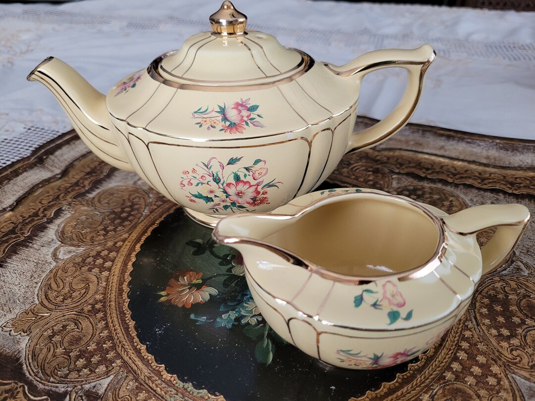 Vintage Footed Gold Swirl Sadler Teapot, 2cup Teapot, Earthenware