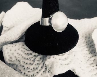 POSEIDON'S PEARL - Mobe Pearl and Sterling Silver Ring