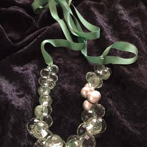 VERY VICTORIAN: Beribboned Crystal and Faux Pearl Bead Choker image 4