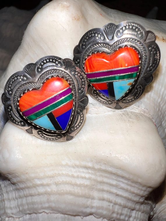 INTRICATE HEART INLAY