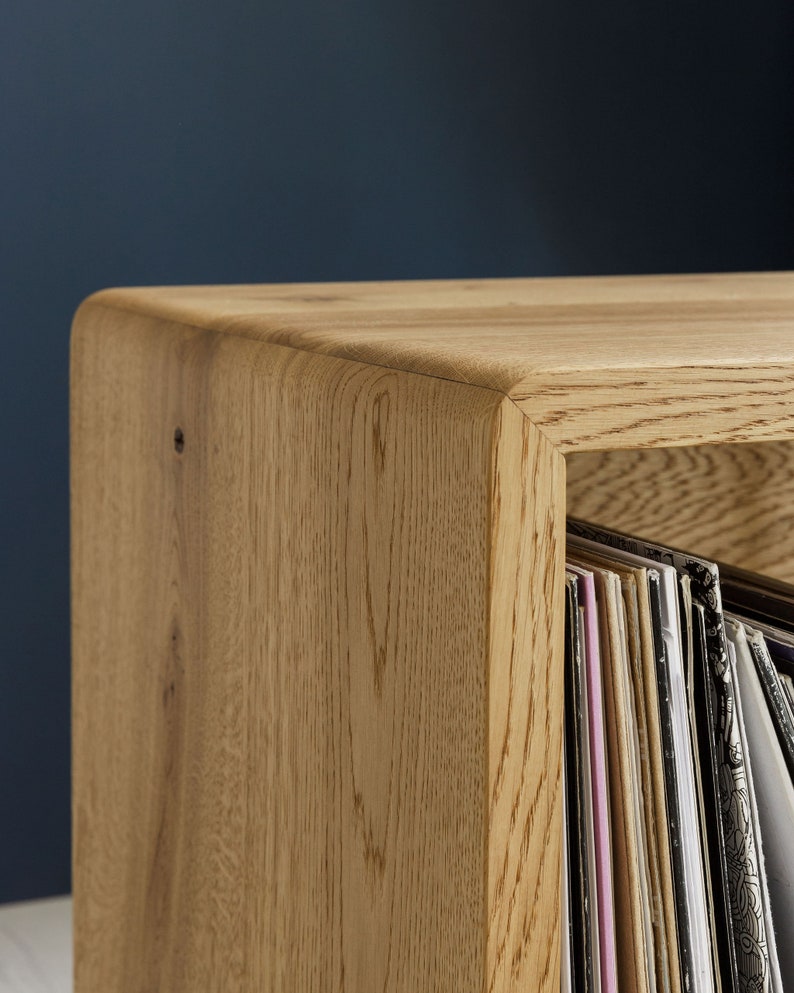 CLAREMONT Solid Oak Record Player Stand With Oak Dividers And Rounded Edges image 4