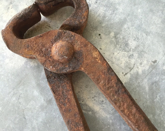 Antique Cast Iron Tool Primitive Blacksmith Farrier Nippers Etsy