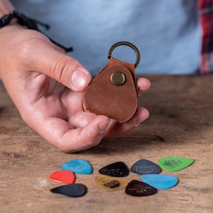 Guitar Pick Keychain, Guitar Pick Holder, Guitar Pick Case, Leather Pick Holder, Gift for Guitarist, Guitar Accessories, Guitar Pick Key Fob